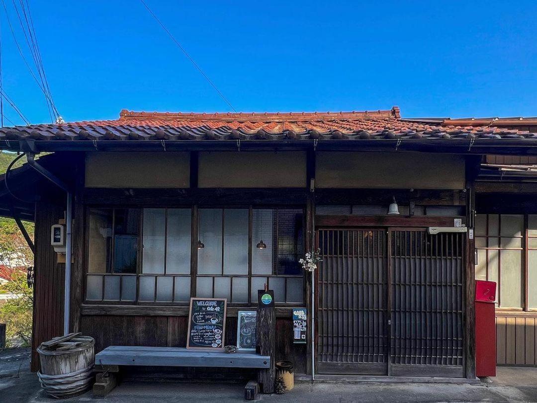 ゲストハウス　にじゅうよん Sakashita Eksteriør bilde